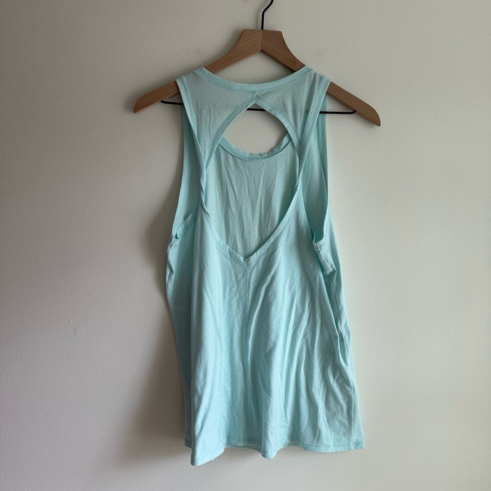 Lilly Pulitzer Luxletic Aqua Tank Top - Picture 3 of 4